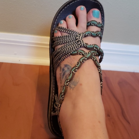 Sandals - Picture 4 of 4